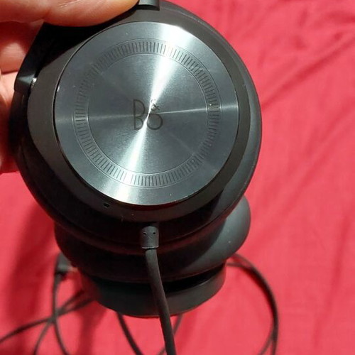 Bang & Olufsen Beoplay headphones for airplane use