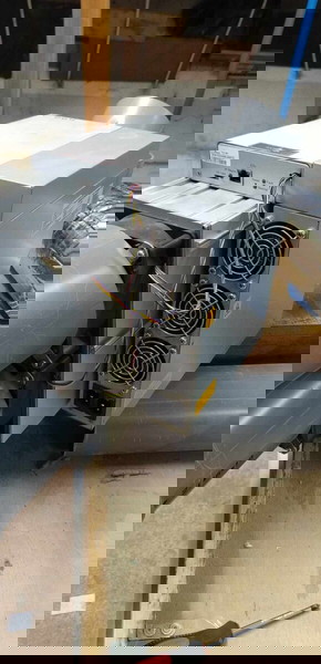 Antminer T19 84Th Άριστη κατάσταση πλήρως λειτουργικό