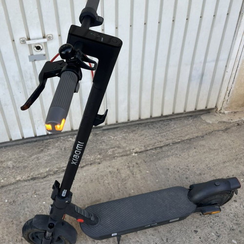 Xiaomi Scooter 5 like new with lights, indicators and suspension
