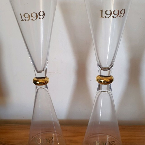 Limited edition collectible champagne glasses 1999–2000 set of 2, new