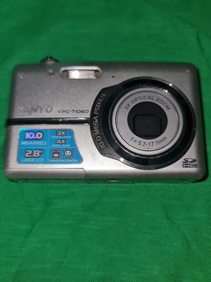 Sanyo 10 Mgp Camera used with memory card and battery