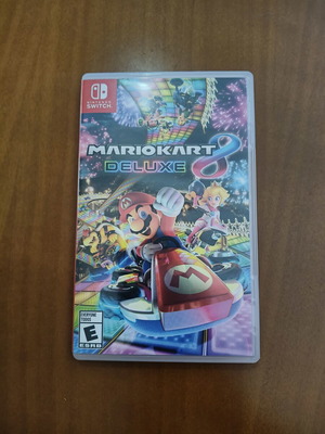 Mario Kart 8 Deluxe Nintendo Switch игра употребявана