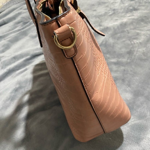 Women's croc pattern bag used in very good condition