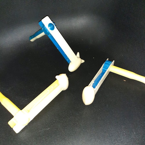 Trakatroukas new, set of 3 spinning noise-making toys