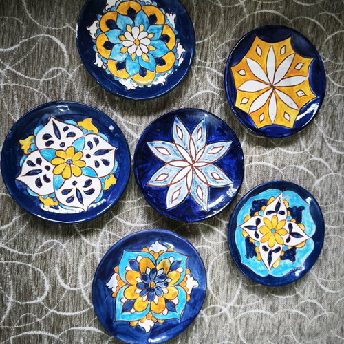 Set of 6 handmade decorative enamel plates like new