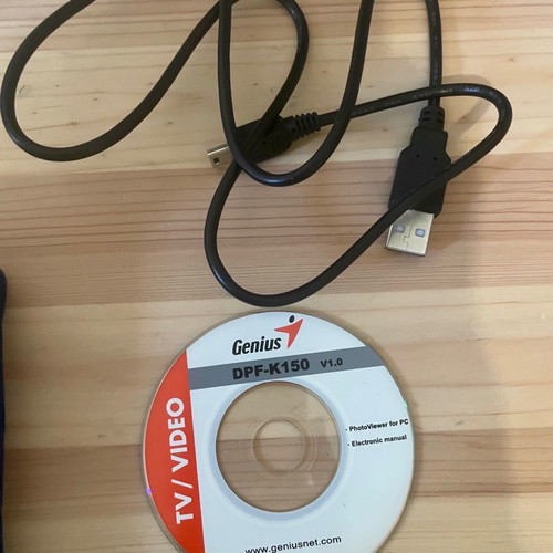 Digital photo keychain new with photos and CD