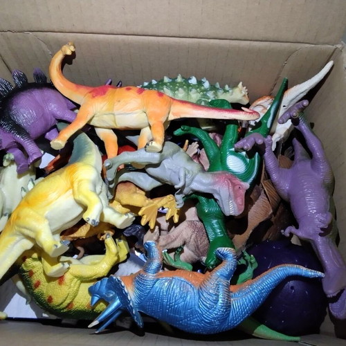 Dinosaur figures like new, set of 31