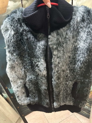 Sleeveless jacket gray like new