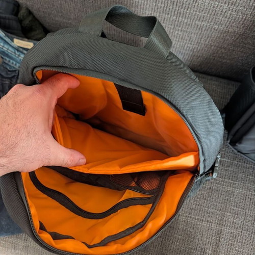 Yenkee laptop bag like new, black and orange