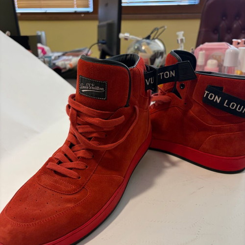 Louis Vuitton sneakers new, size 43, red