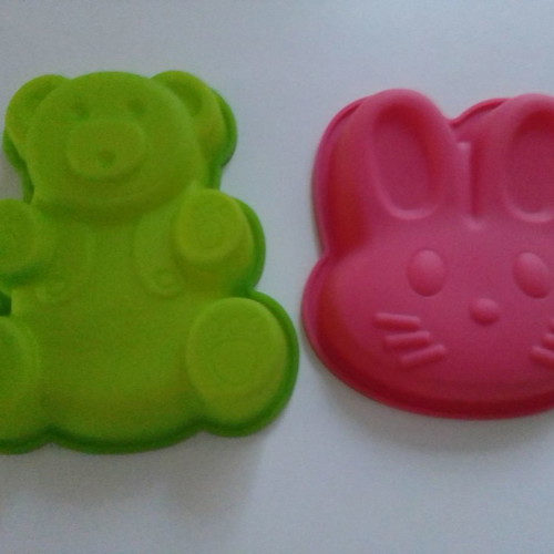 Silicone cookie molds new, pack of 2 designs 15 cm