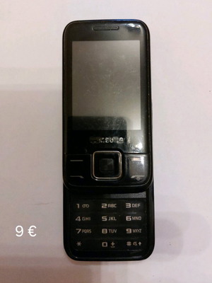 Samsung E2600 mobile phone used, screen does not turn on