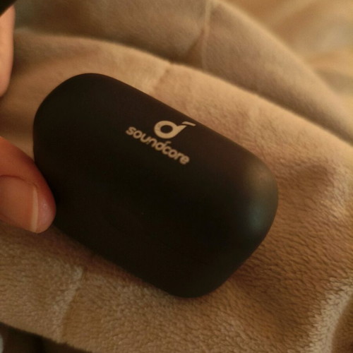 Liberty Air 2 case like new for charging