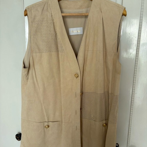 Fordan beige vest size 46 like new