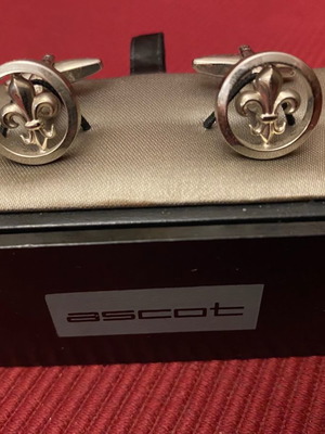 Silver Ascot cufflinks in luxury wooden box with Fleur de Lis