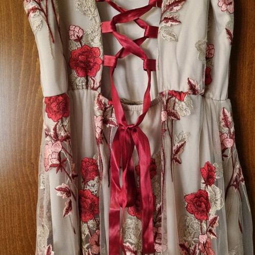 Floral dress Shine 2gether like new, adjustable medium to large