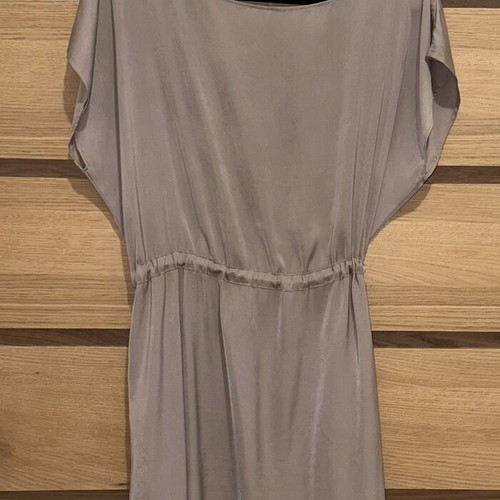 Short dress with gold cord like new, beige