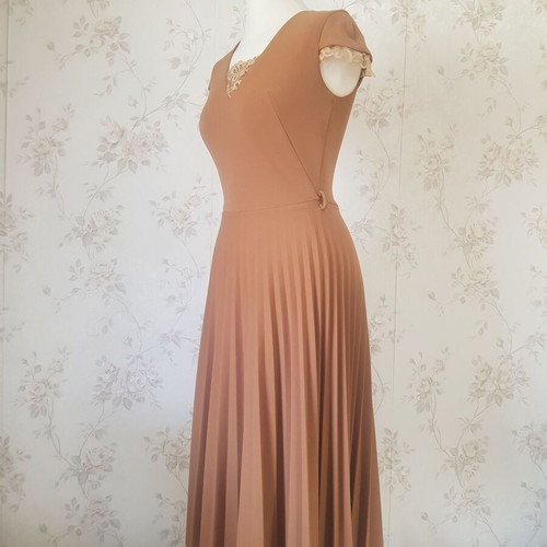 Dress Desiree size S like new, brown pleated with lace details