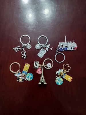 Tourist keychains set of 6, new