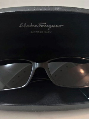 Salvatore Ferragamo Sunglasses like new, black, unisex