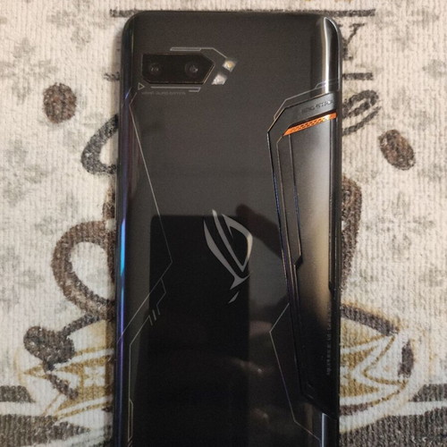 Asus ROG Phone 2 for spare parts, non-functional