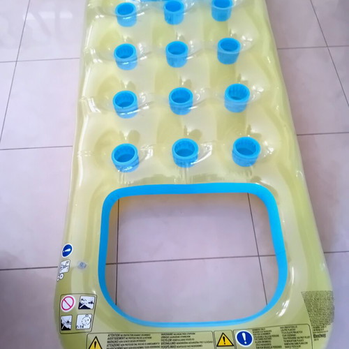 Inflatable beach mattress with suction cups like new, 1.85×0.75 m