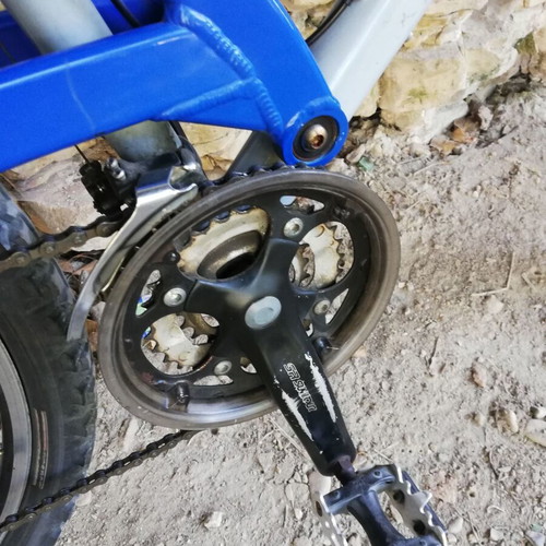 California Flash mountain bike, 24 speeds, 26-inch tires