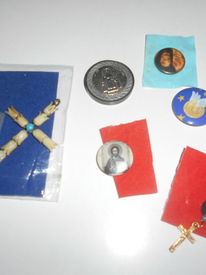 Religious pins used, pack of 6 pieces