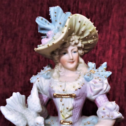 Marquis and Marquise 18th century like new, porcelain with bronze base