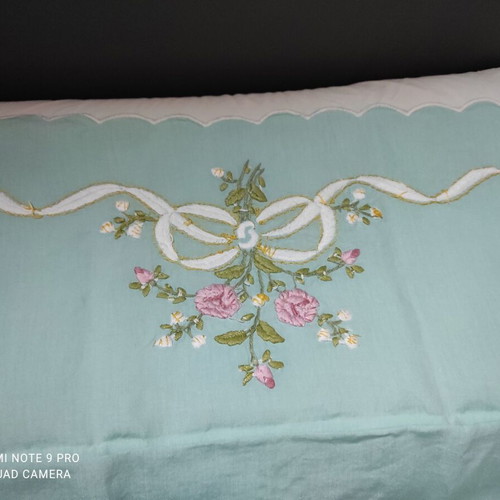 Hand-embroidered linen baby crib sheet, veraman color