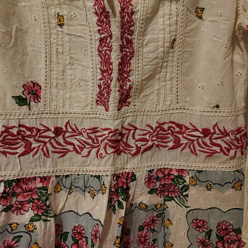 Mykonos Boutique Medium blouse like new, embroidered, white