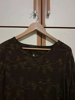 Women's blouse brown with embossed design and batwing sleeves like new