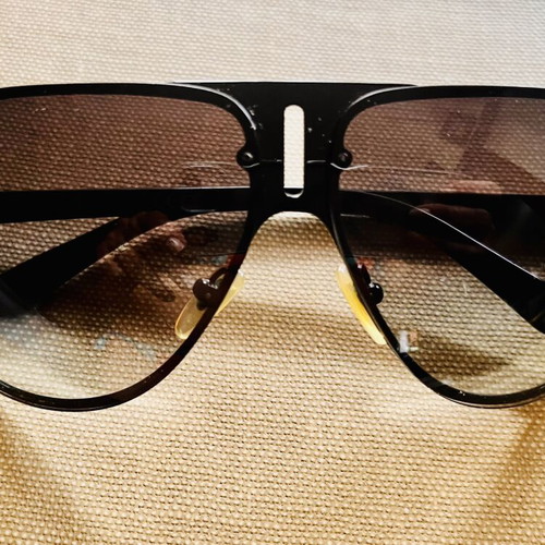Vogue Vintage Aviator Sunglasses used, black