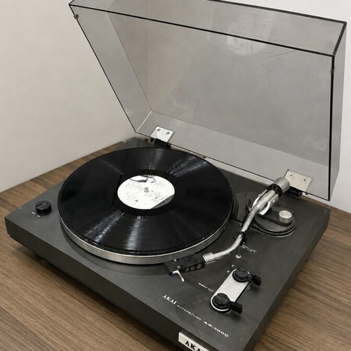 Akai AP100C turntable used, fully functional with cartridge and needle