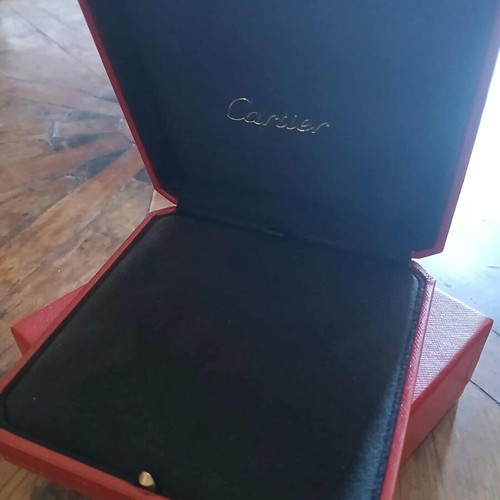 Cartier necklace box like new