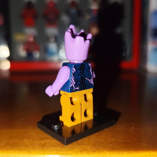 The Mad Groot figure like new with stand