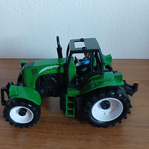 Toy tractor