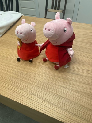 Peppa Pig dolls like new, 2 large 20 and 25 cm