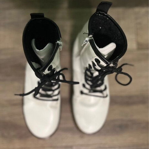 White boots used with black sole, size 37