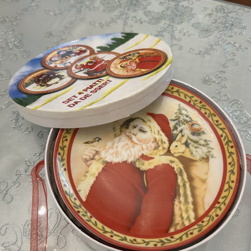 Christmas collectible plates like new