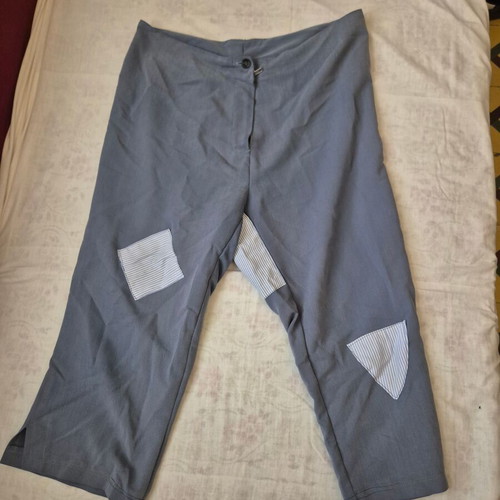 Women's short pants size M gray with decorative patches