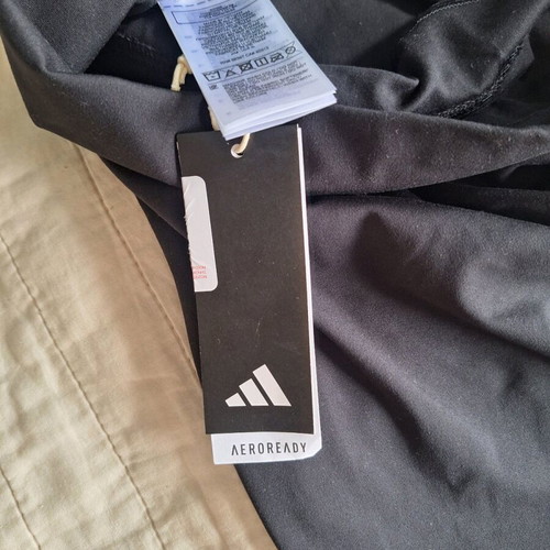 Adidas sports leggings Medium new, unworn, black