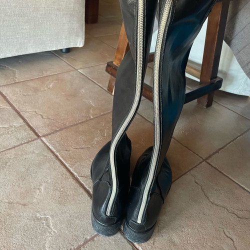 Black boots size 40 used, heel height 4cm