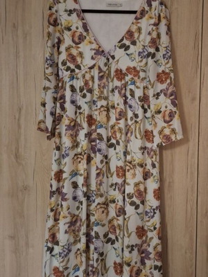 Milkwhite long floral dress like new with V neckline and long sleeves