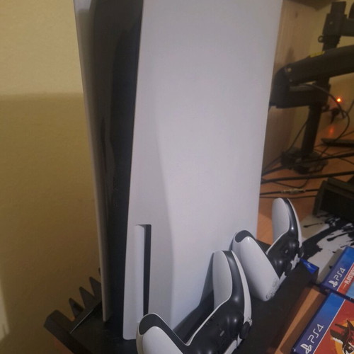 PS5 825GB Disc Edition with 2 controllers and charging cooling stand