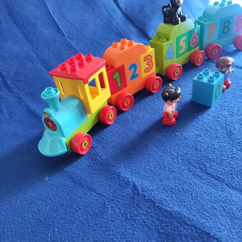 Lego 10847 train like new with 2 minifigures and cat