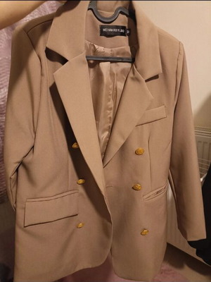 Brown jacket like new with gold buttons, size M
