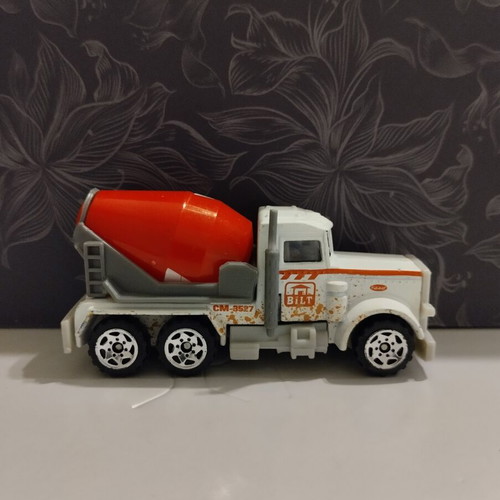 Matchbox Peterbilt 1981 Cement Mixer Toy Used