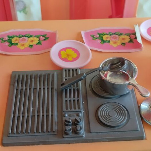 Barbie kitchen 1986 used collectible playset