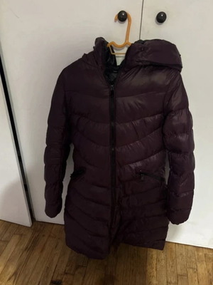 Bordeaux puffer jacket used with hood, size M
